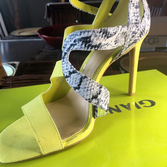 New, never worn Lime heels - Picture 6 of 6